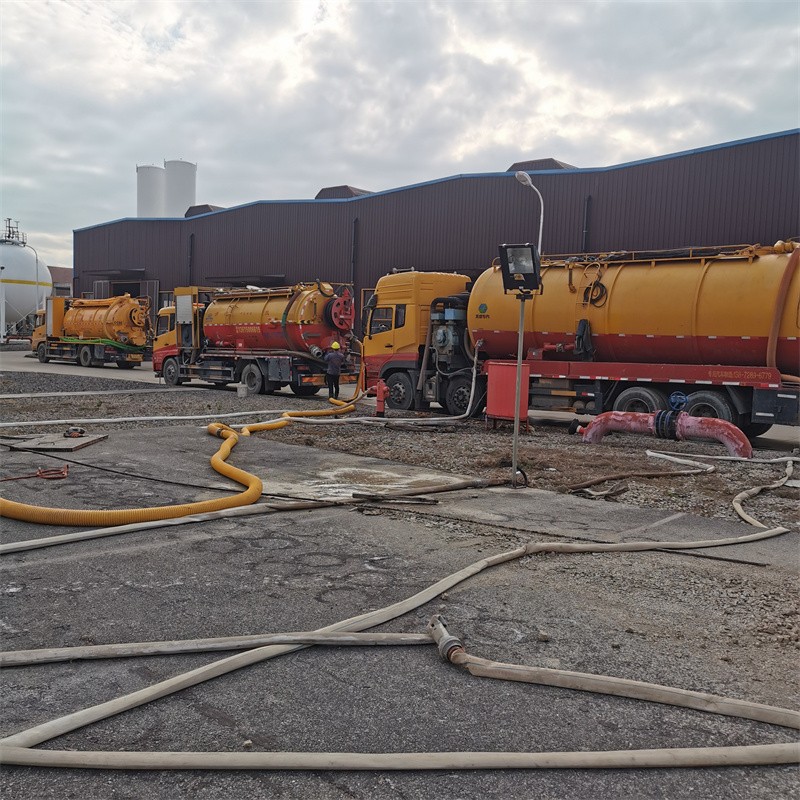 清河门污水池清理