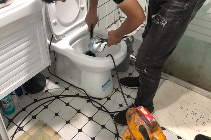 清河门马桶堵塞自己疏通还是找师傅?专业上门服务让你省时更省心